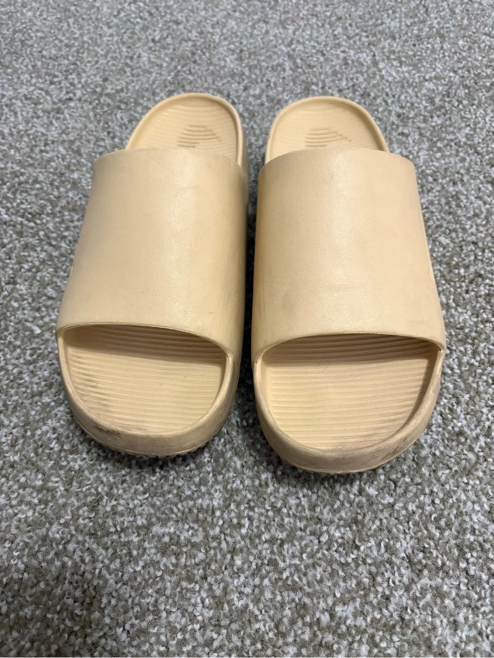 Nike Men’s Slides in Beige/Tan